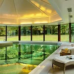 Mount Falcon Estate 4*