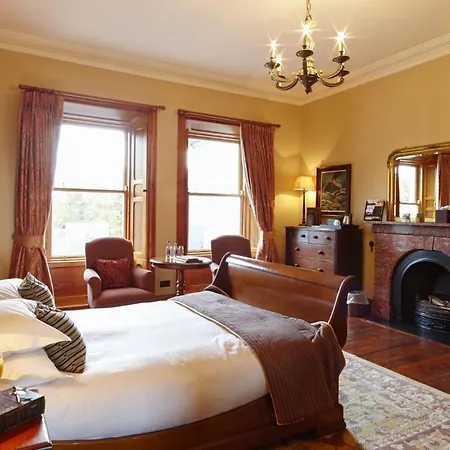 Hotel Mount Falcon Estate 4*