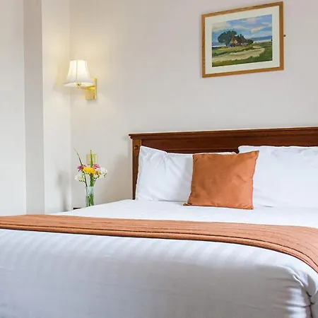 מלון Mount Falcon Estate