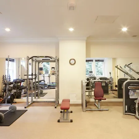 Mount Falcon Estate מלון 4*