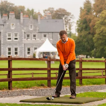 Mount Falcon Estate בלינה