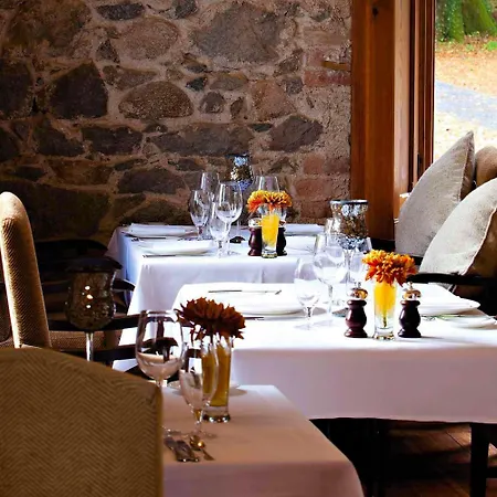 Hotel Mount Falcon Estate