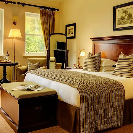 Mount Falcon Estate בלינה