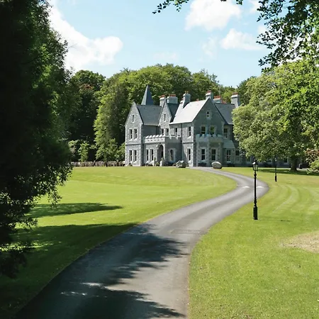 Mount Falcon Estate 4* בלינה