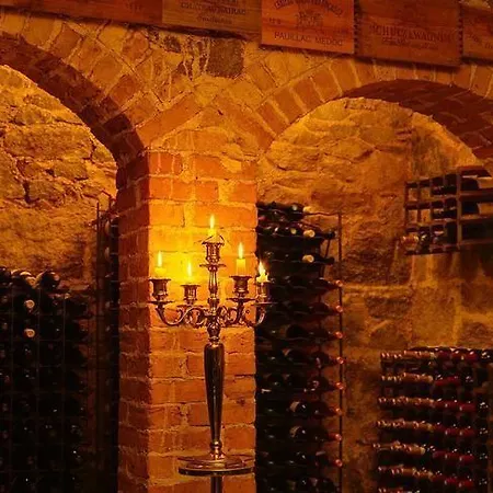 Mount Falcon Estate מלון בלינה