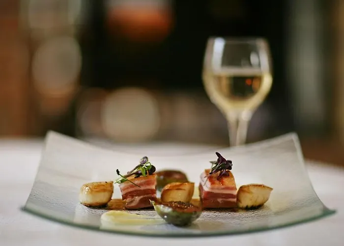 מלון Mount Falcon Estate 4*