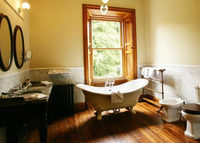 Mount Falcon Estate 4* בלינה