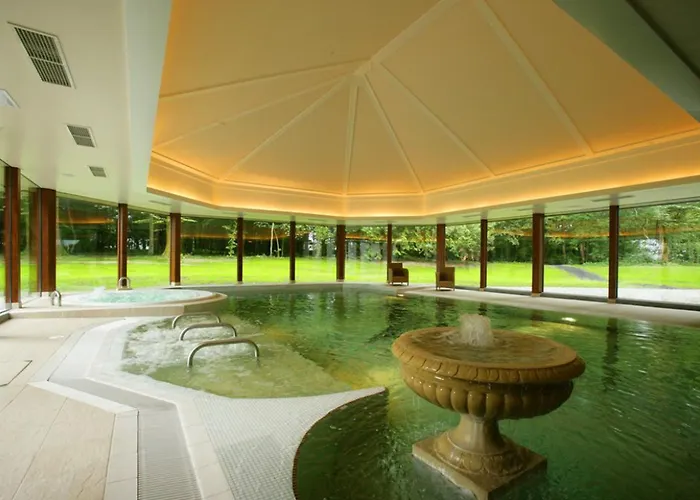 Mount Falcon Estate מלון 4*