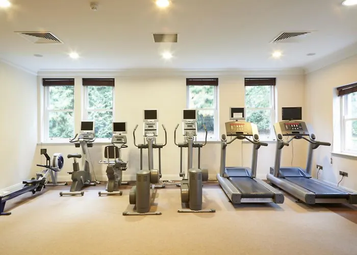 Mount Falcon Estate בלינה