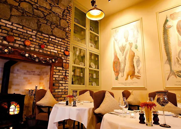 Mount Falcon Estate בלינה