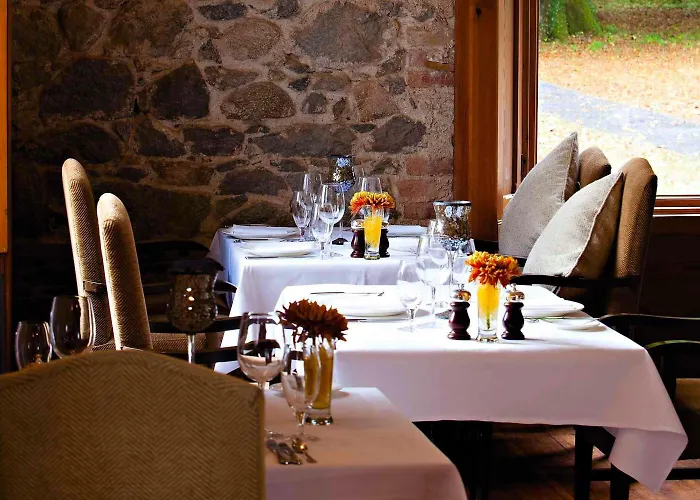 Hotel Mount Falcon Estate