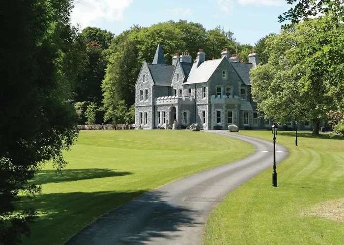 Mount Falcon Estate 4* בלינה