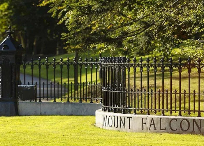 Mount Falcon Estate מלון בלינה