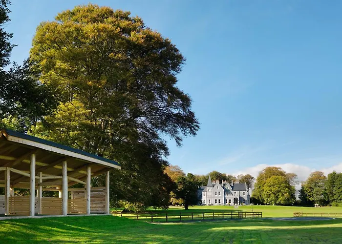 Mount Falcon Estate בלינה